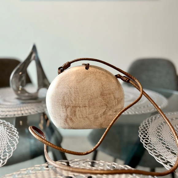 TIMMY WOODS *** AUTOGRAPHED*** Wood Heart Crossbody Bag - Picture 6 of 7